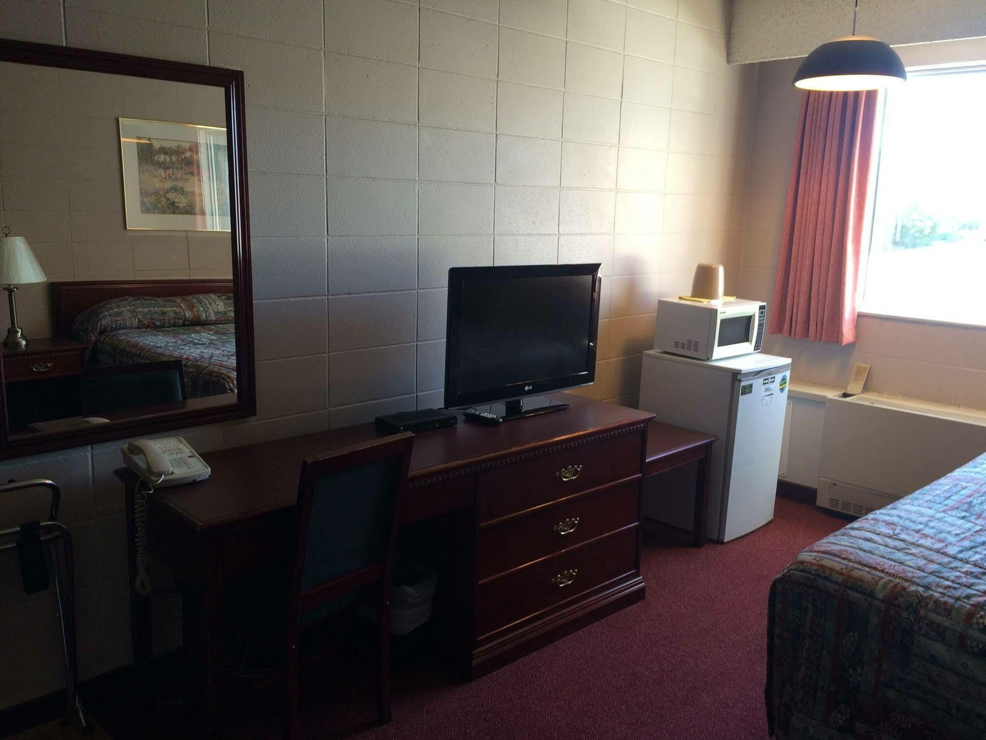 Midtown Motor Inn Bonnyville Esterno foto