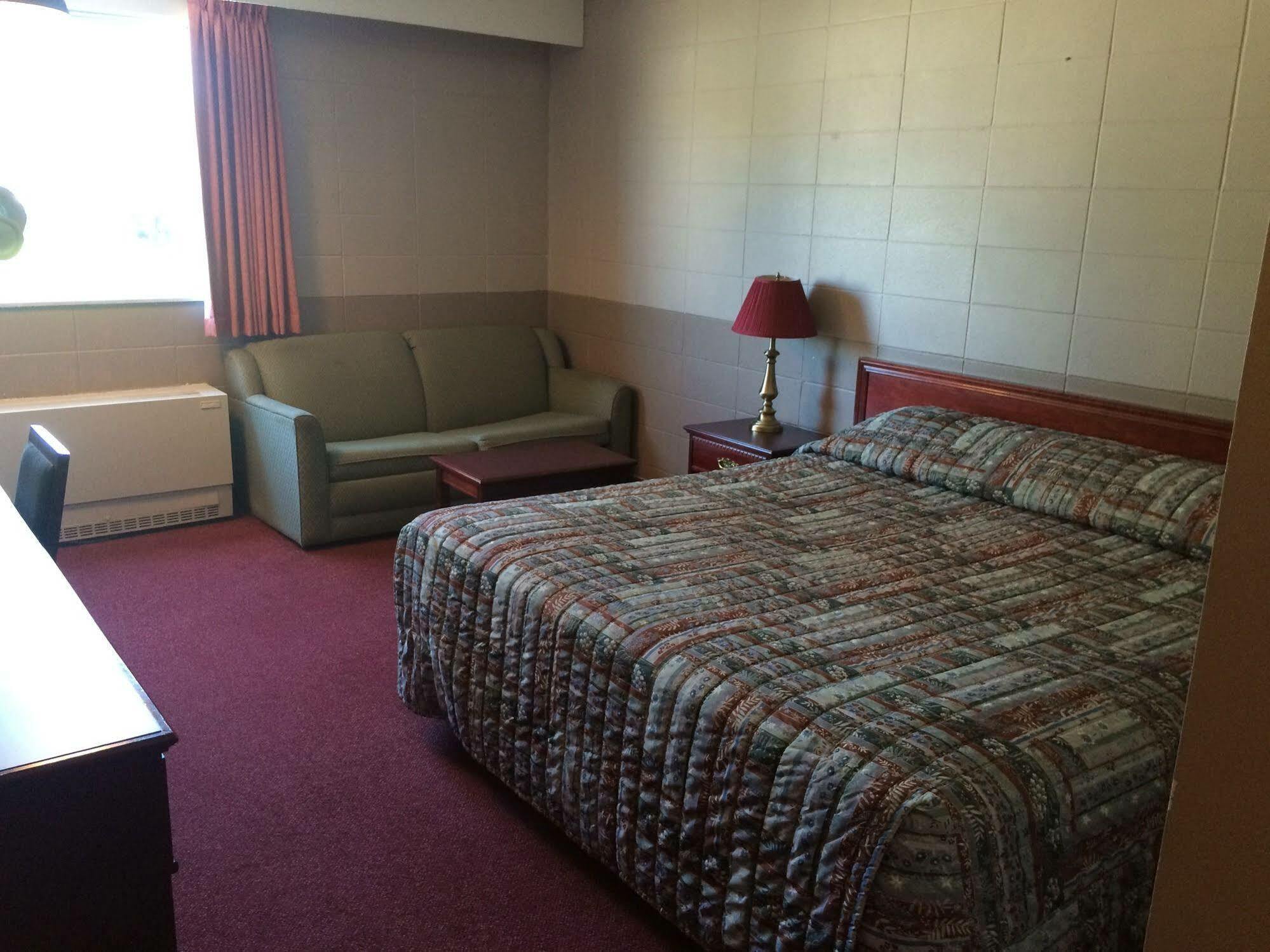Midtown Motor Inn Bonnyville Esterno foto